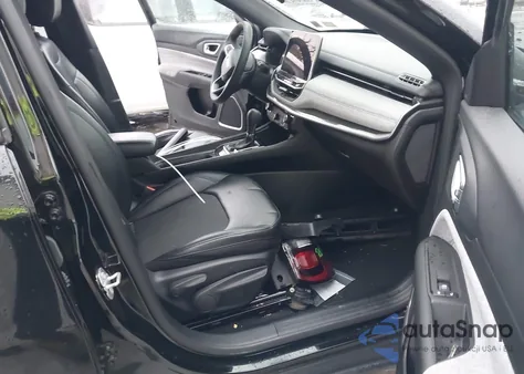 2023 Jeep Compass Latitude 4X4 from USA, damaged, VIN 3C4NJDBN4PT536806